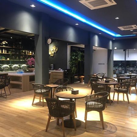 בקאסי Grand Caman Hotel מראה חיצוני תמונה