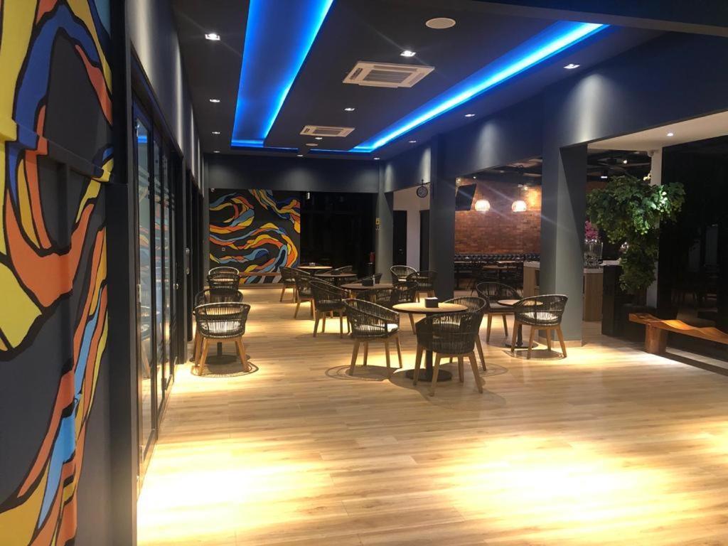 בקאסי Grand Caman Hotel מראה חיצוני תמונה