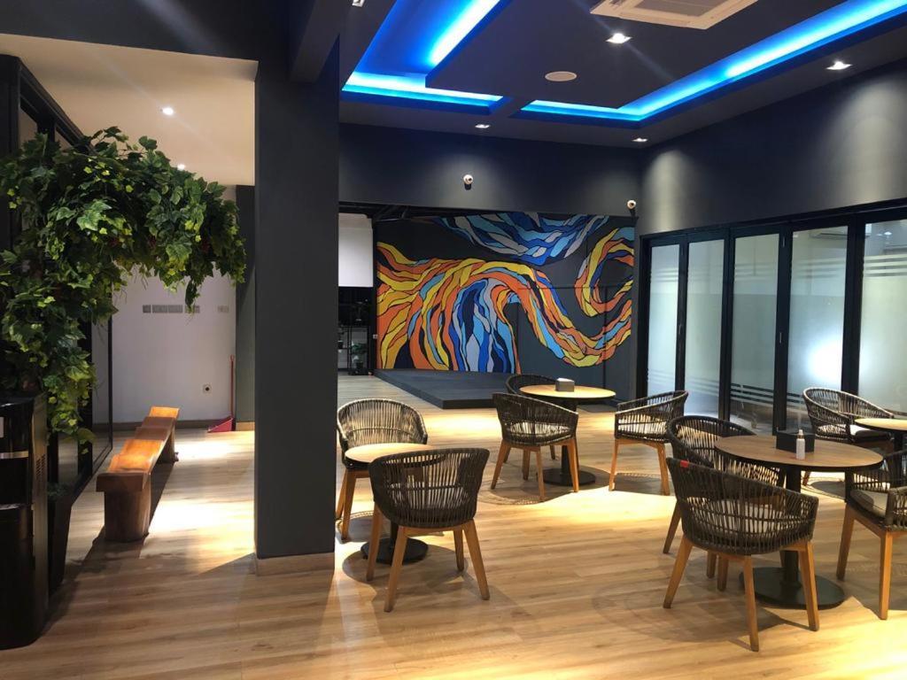 בקאסי Grand Caman Hotel מראה חיצוני תמונה