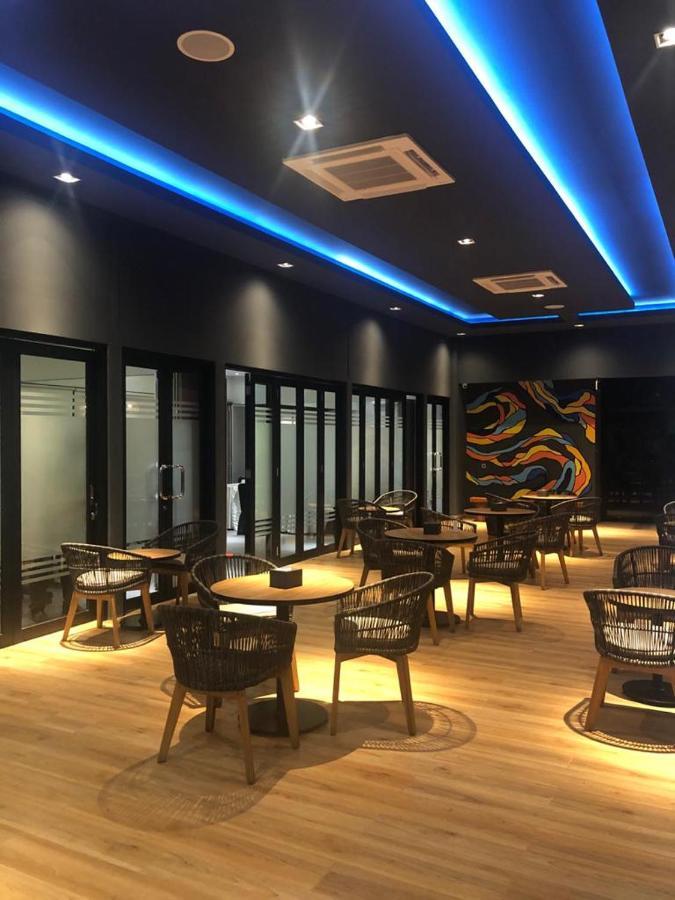 בקאסי Grand Caman Hotel מראה חיצוני תמונה