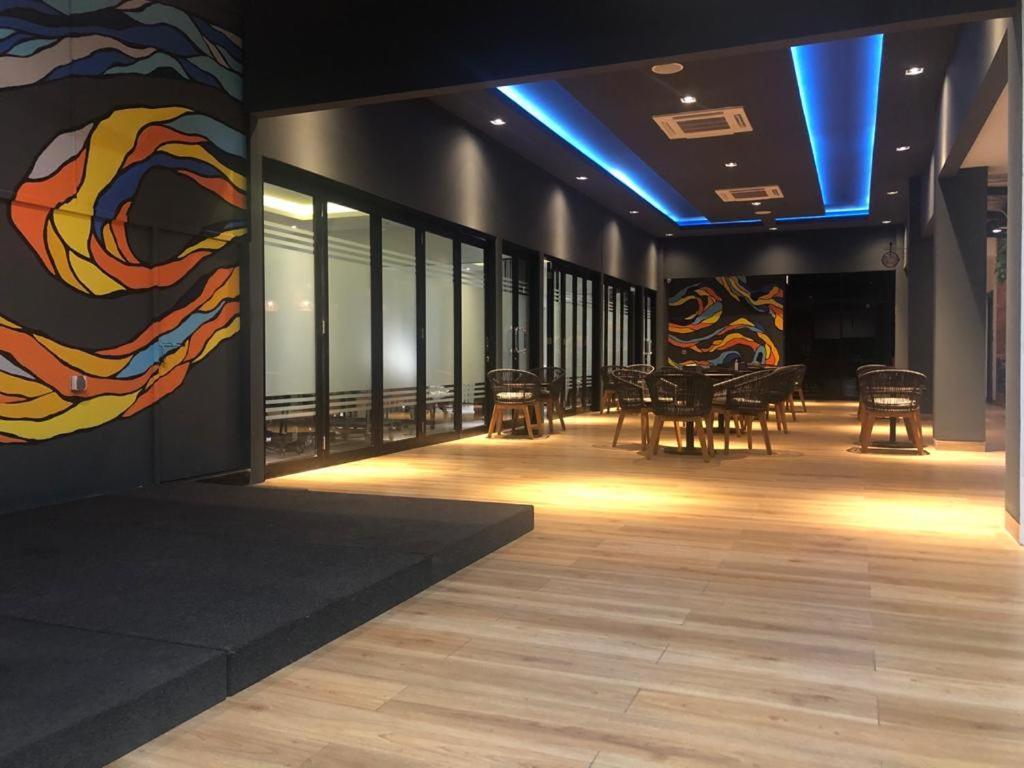 בקאסי Grand Caman Hotel מראה חיצוני תמונה
