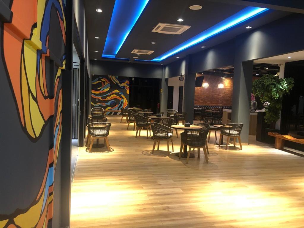 בקאסי Grand Caman Hotel מראה חיצוני תמונה